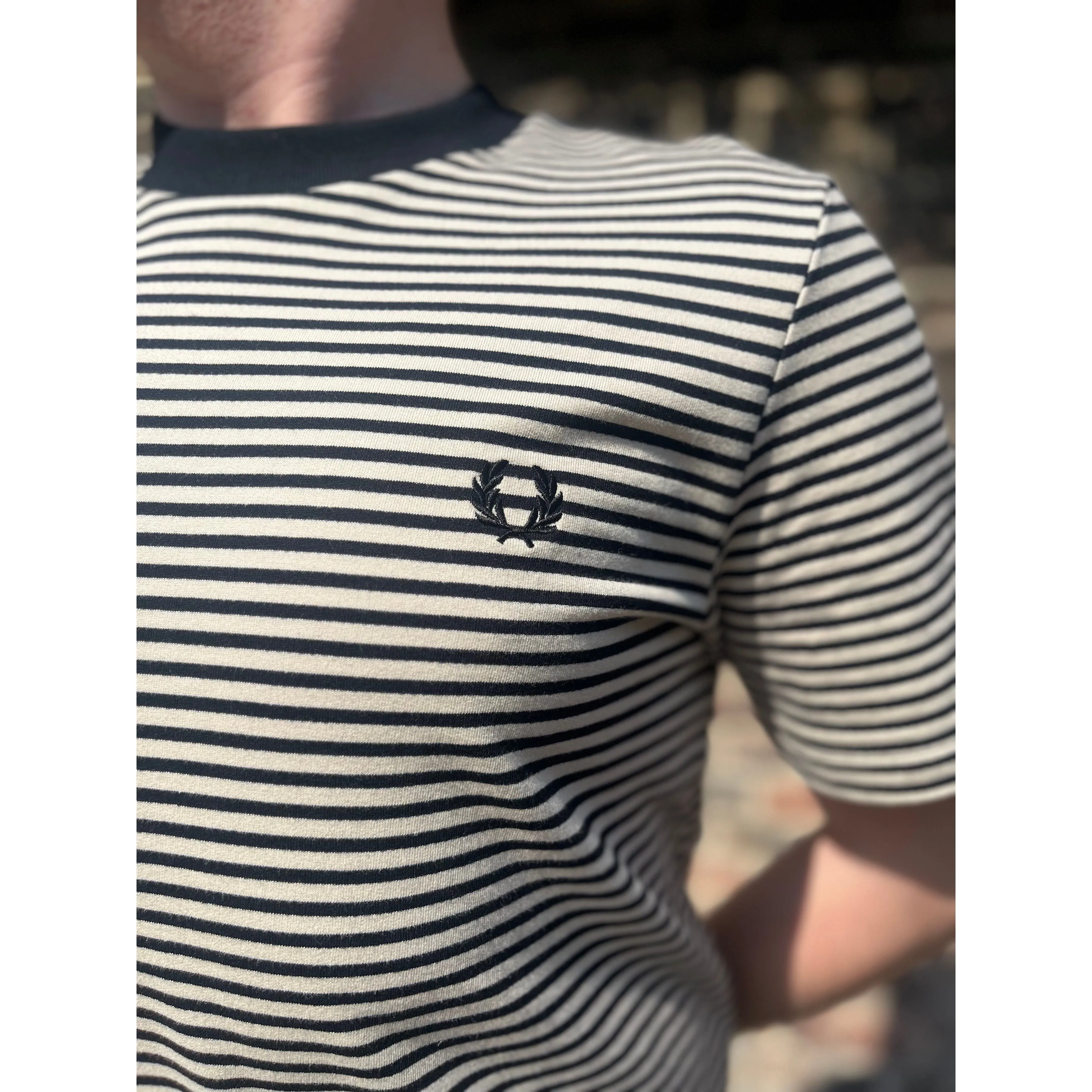 Fred Perry - M6581 Fine Stripe Heavy Weight Oatmeal / Black - T-Shirt