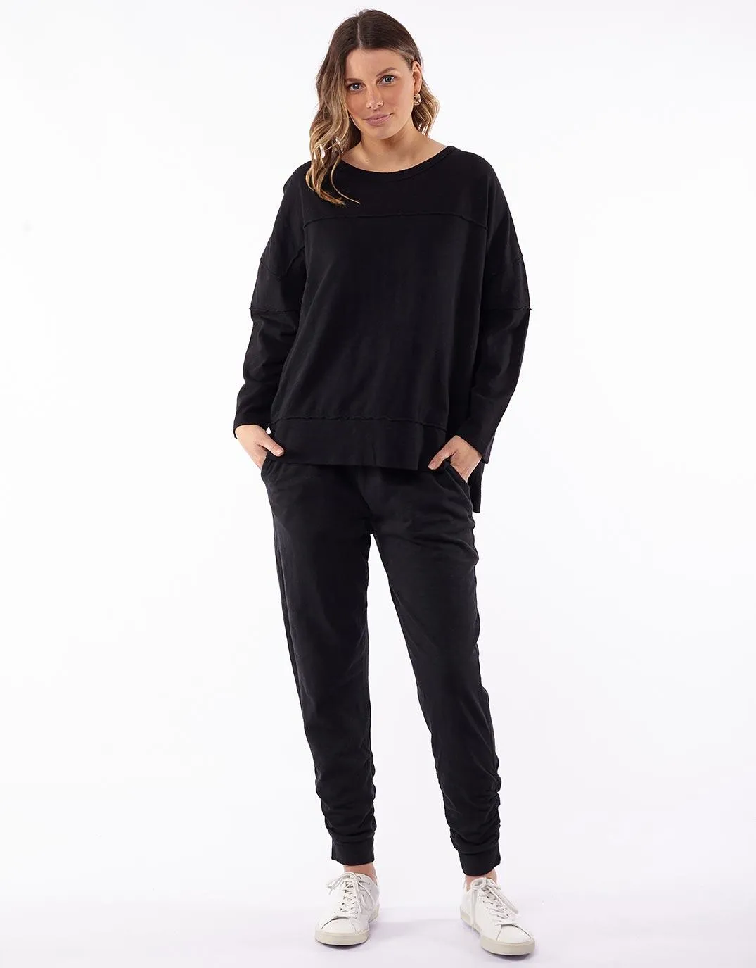 Jayne Throw On Top - Black