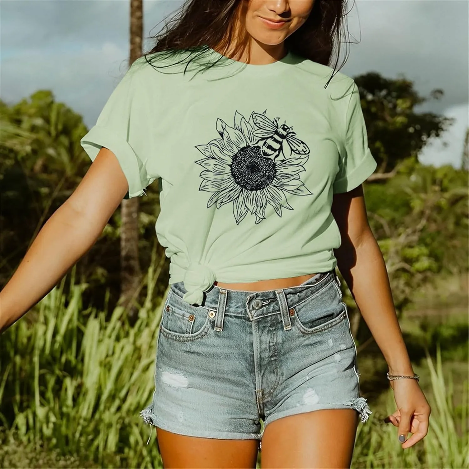 Women's Summer Sunflower T Shirt Cute Flower Graphic Loose Tees Crew Neck Short Sleeve Casual Tops